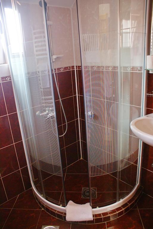 Guest House Villa Mir Kragujevac Zimmer foto