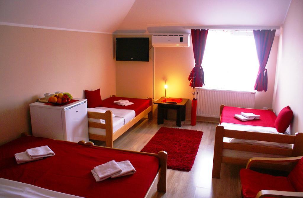 Guest House Villa Mir Kragujevac Zimmer foto